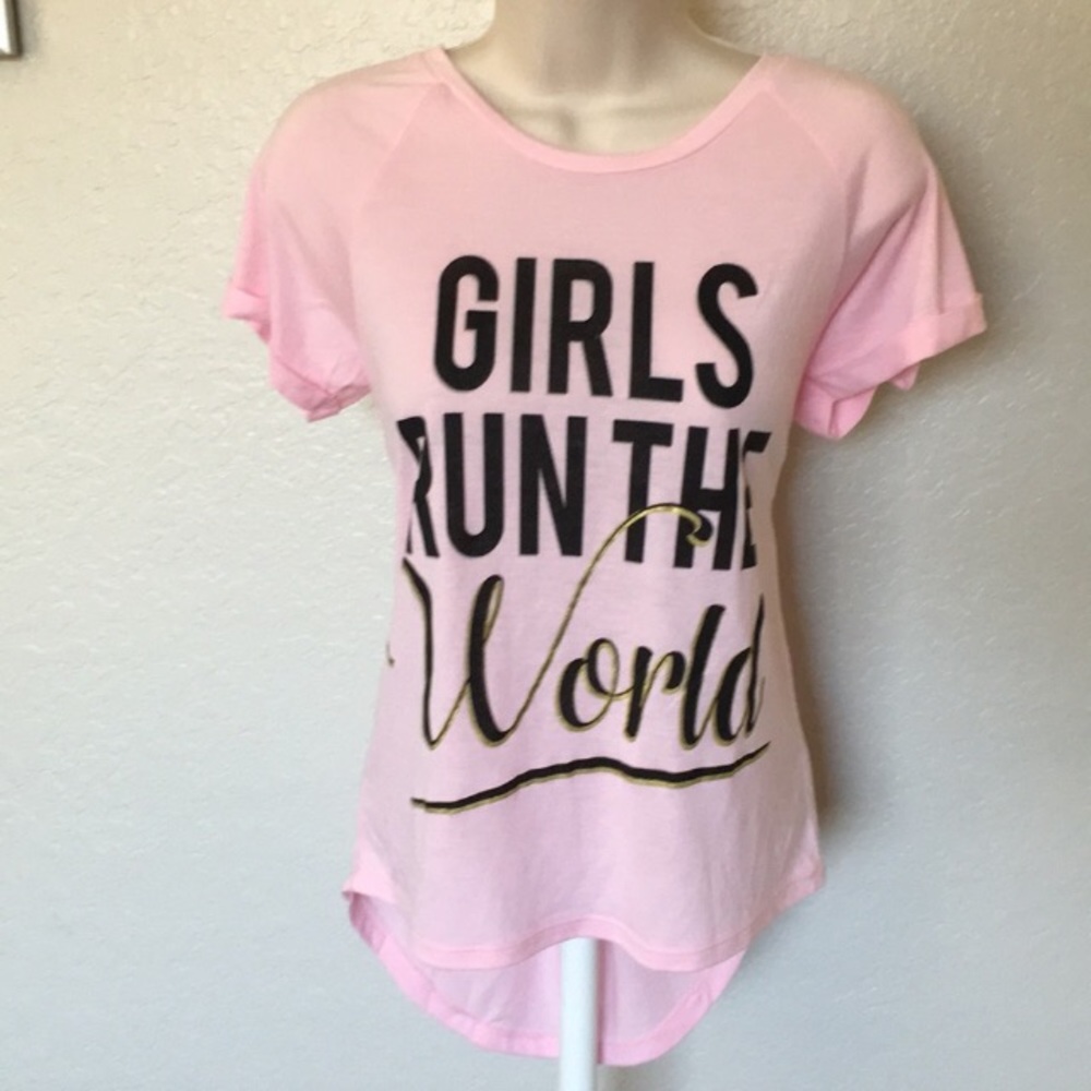 “Girls run the world” tee